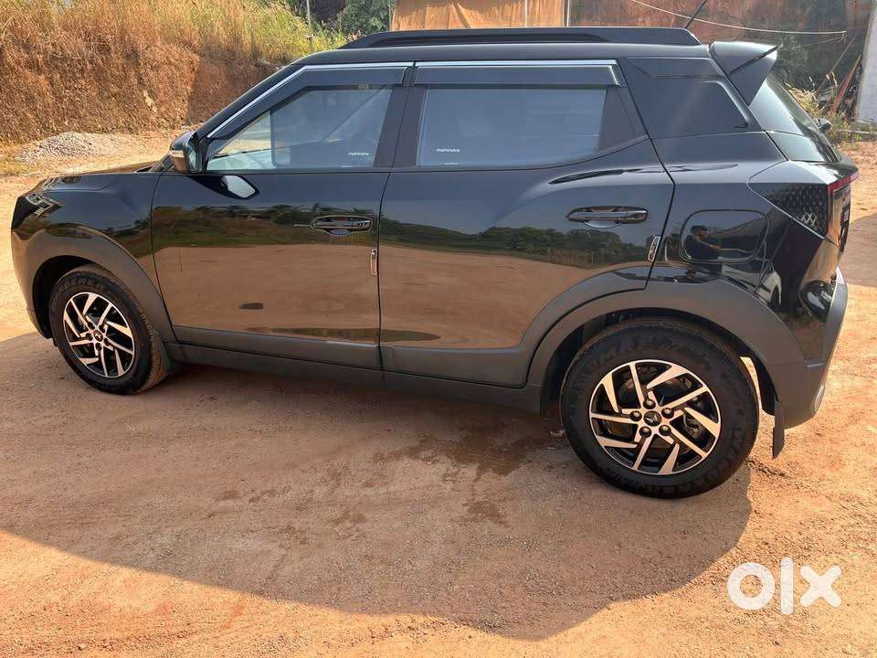 Mahindra Xuv300 Ax5 Petrol 2024