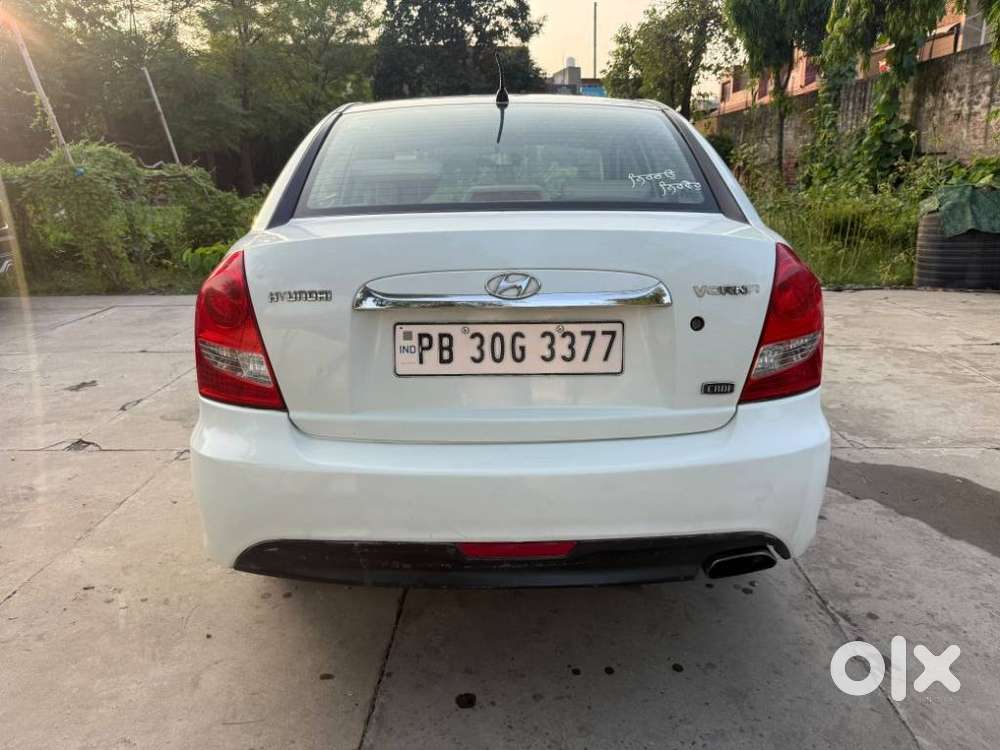 Hyundai Verna, 2011