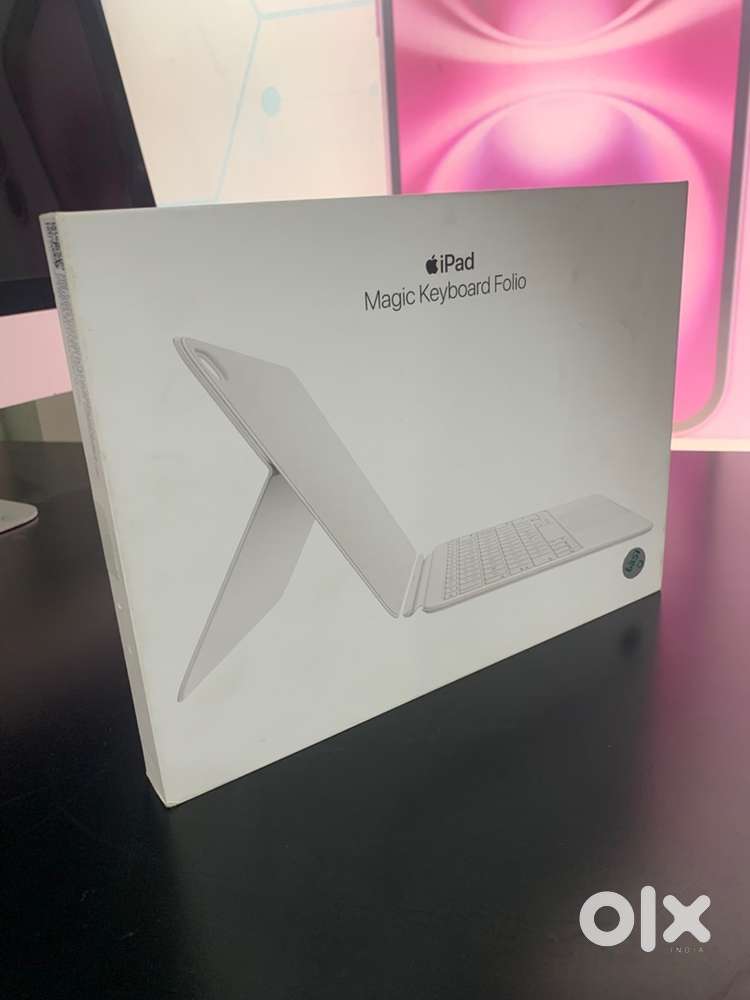 iPad Magic Keyboard Folio White Colour Used With Warranty & Bill