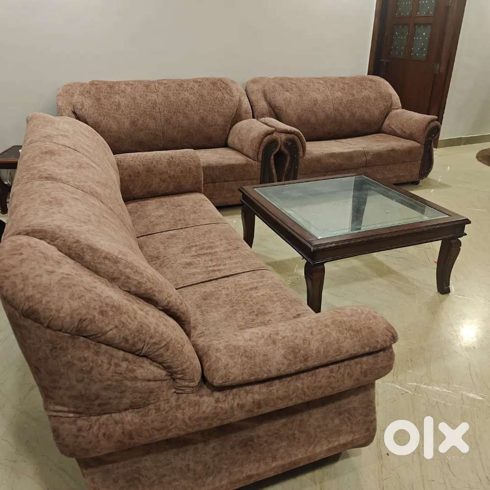 7 seater sofa and centre table