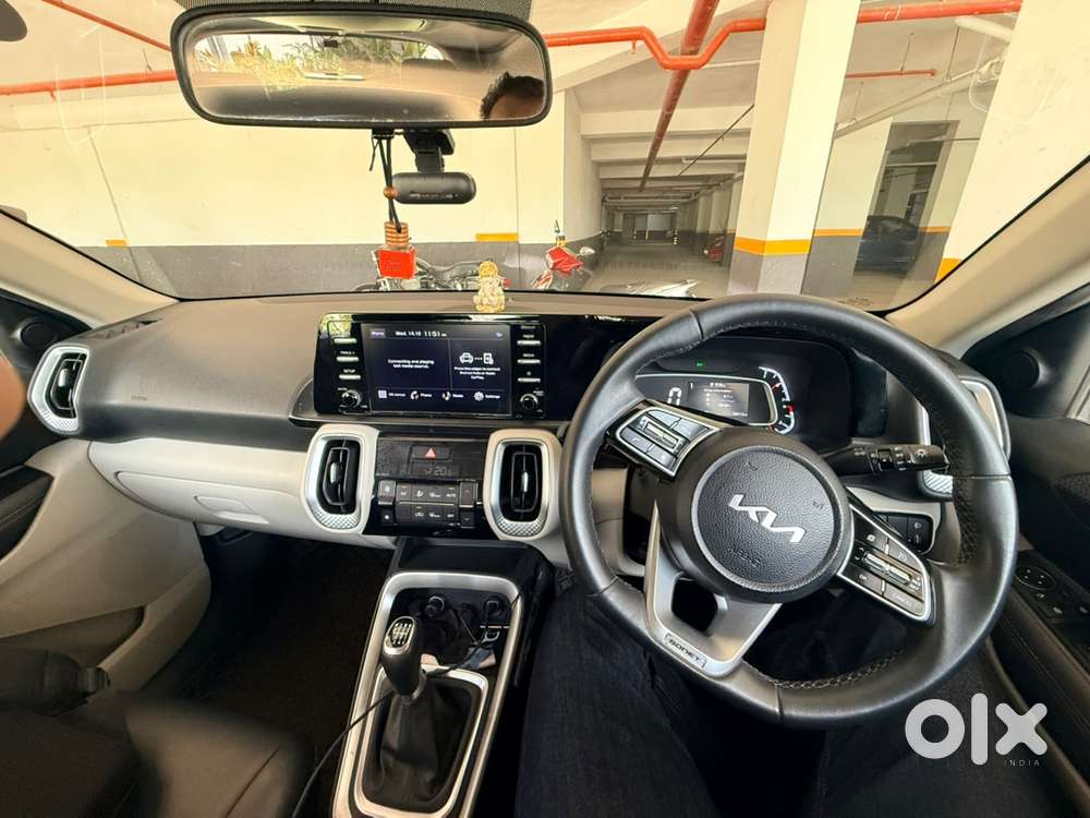 Red Kia Sonet Petrol Manual 2022 Variant Under Company Warranty