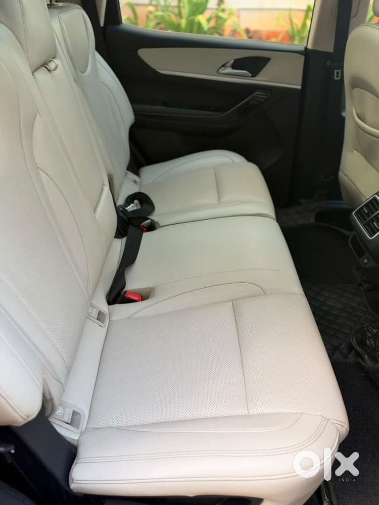 Mahindra Xuv700 2.2 Ax 7 Diesel At Str, 2022, Diesel