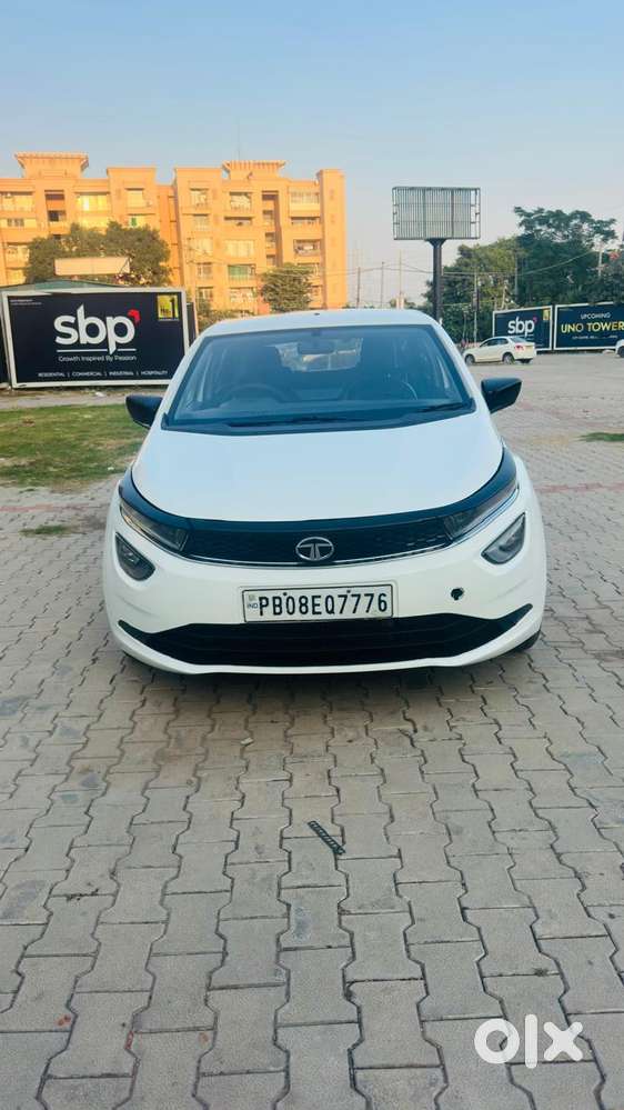 Tata Altroz 1.2 Xe, 2020, Petrol