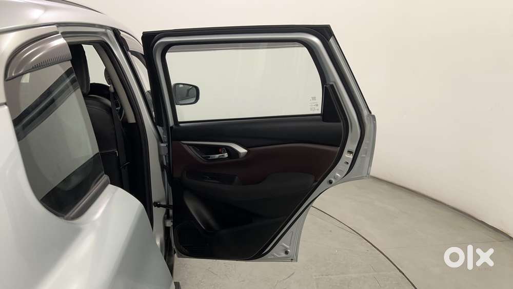 Maruti Suzuki Grand Vitara 1.5 Delta Smart Hybrid, 2025, Petrol