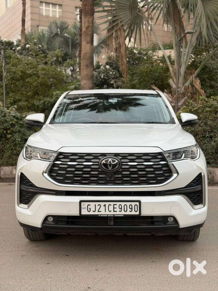 Toyota Innova Hycross 2.0 Zx Hybrid 7 Str, 2023, Petrol