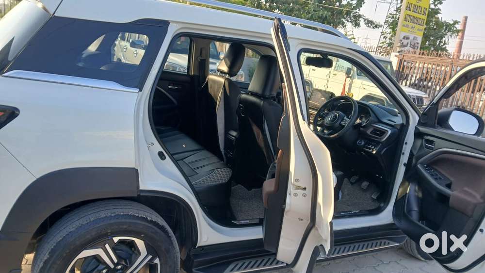 Maruti Suzuki Brezza 1.5 Zxi Plus Smart Hybrid, 2023, Petrol