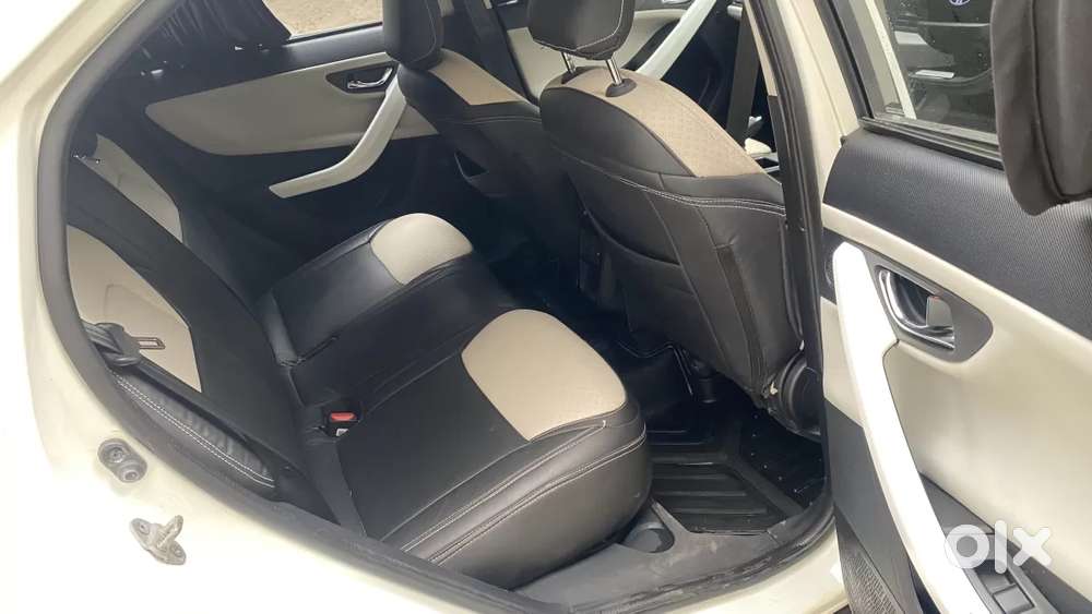 Tata Nexon Creative 1.2 Revotron Petrol 6 Amt Dt, 2023, Petrol
