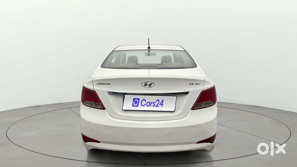 Hyundai Verna [2015-2018] Fluidic 4s 1.6 Vtvt Sx, 2015, Petrol