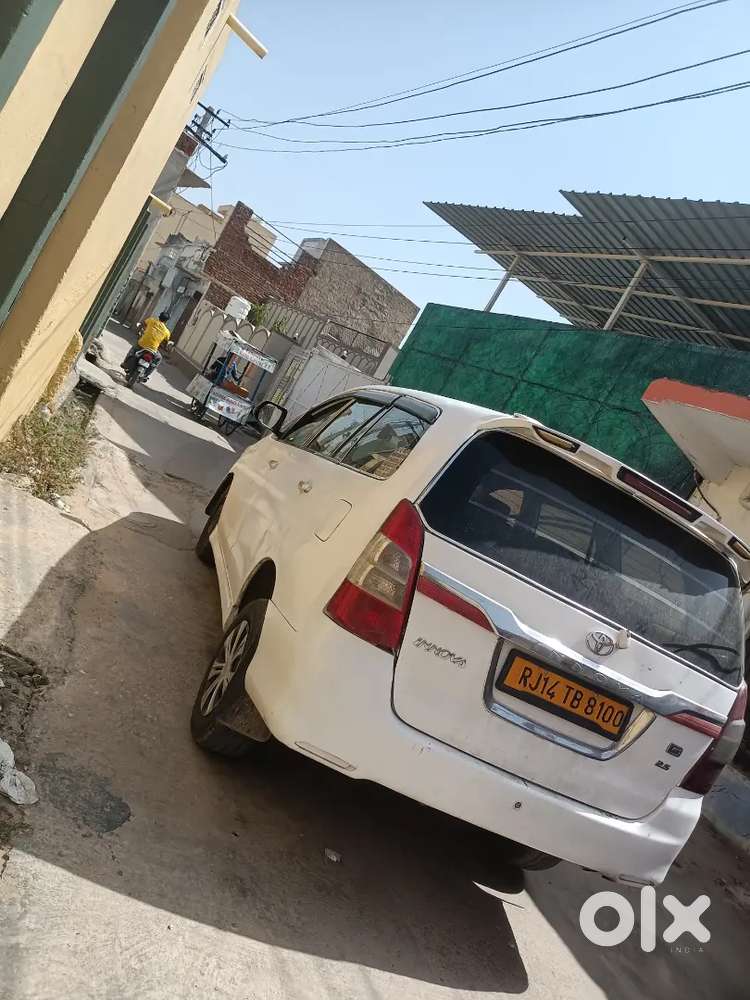 Toyota Innova 2011