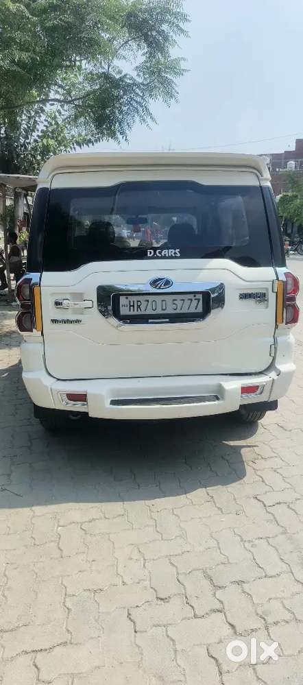 Mahindra Scorpio S4 Diesel 2015