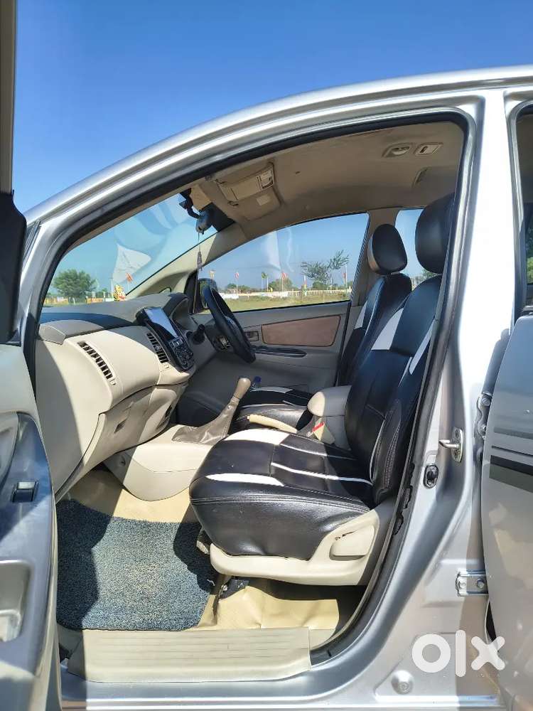 Toyota Innova 2009-2011 2.5 Gx 8 Str Bsiv, 2012, Diesel