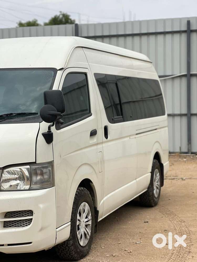 Toyota Hiace 2010 Diesel 77000 Km Driven