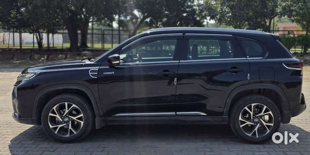 Toyota Urban Cruiser Hyryder 1.5 V Hybrid, 2025, Cng & Hybrids