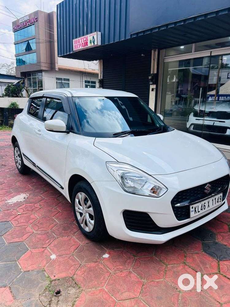 Maruti Suzuki Swift Vxi + Manual, 2022, Petrol