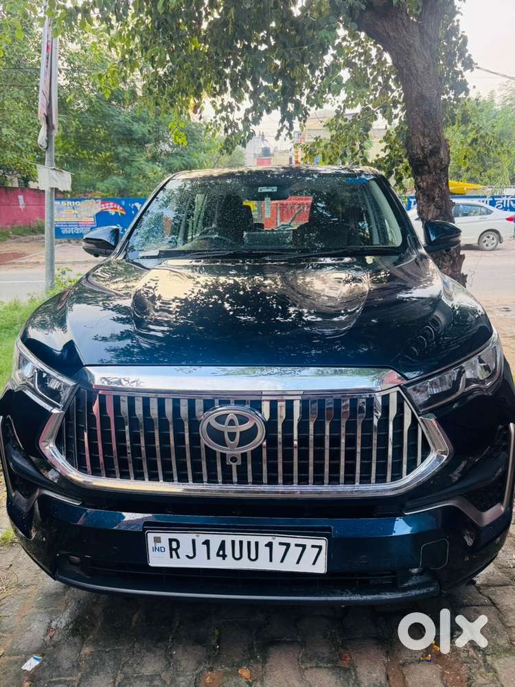 Toyota Innova Hycross 2025
