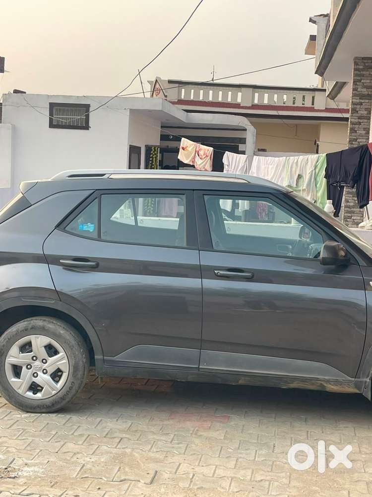 Hyundai Venue 2021 Petrol 1st Owner