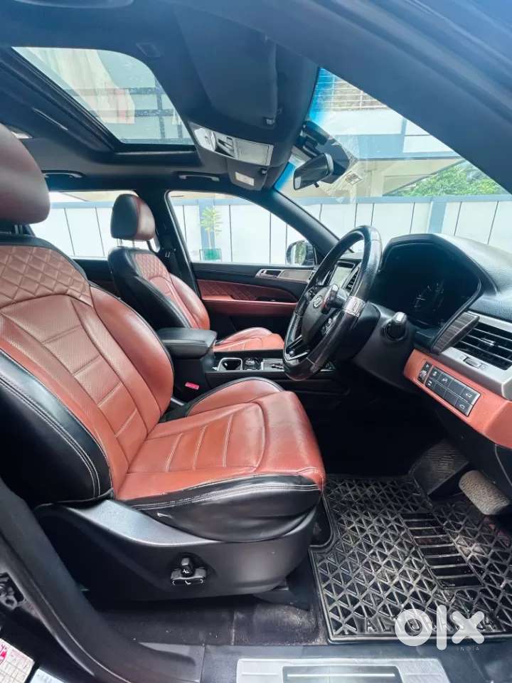 Mahindra Alturas G4 4wd At, 2019, Diesel