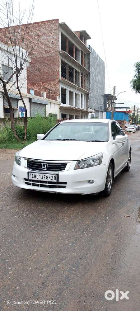 Honda Accord 2.4 Elegance Manual, 2011, Petrol