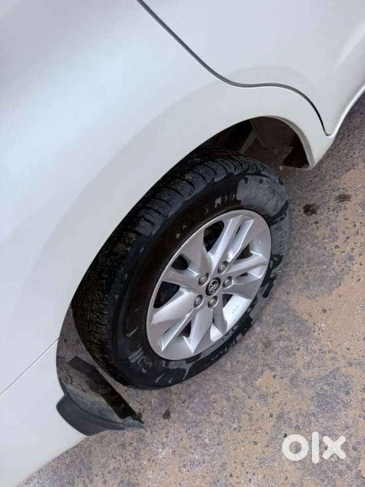 Toyota Innova Crysta 2017 Diesel 35000 Km Driven