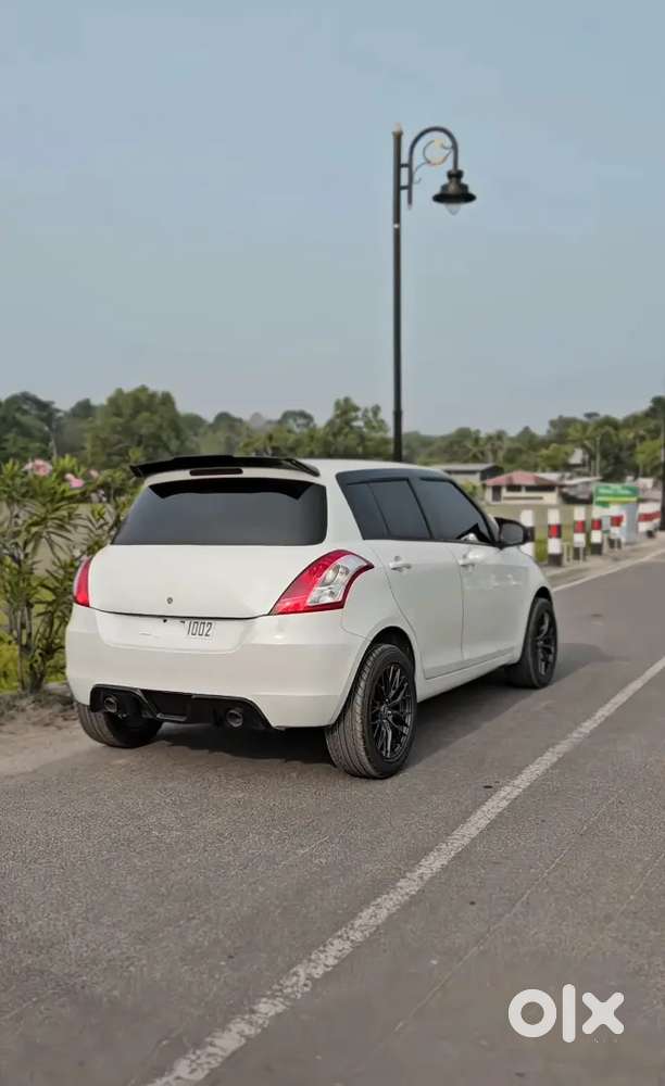 Swift Type 2 
Model 2014
Kilometre 102000
New Insurance 
New Tyre