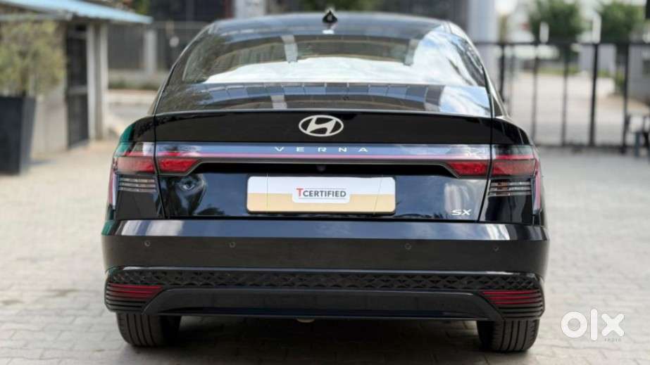Hyundai Verna Sx 1.5 Petrol Ivt, 2023, Petrol