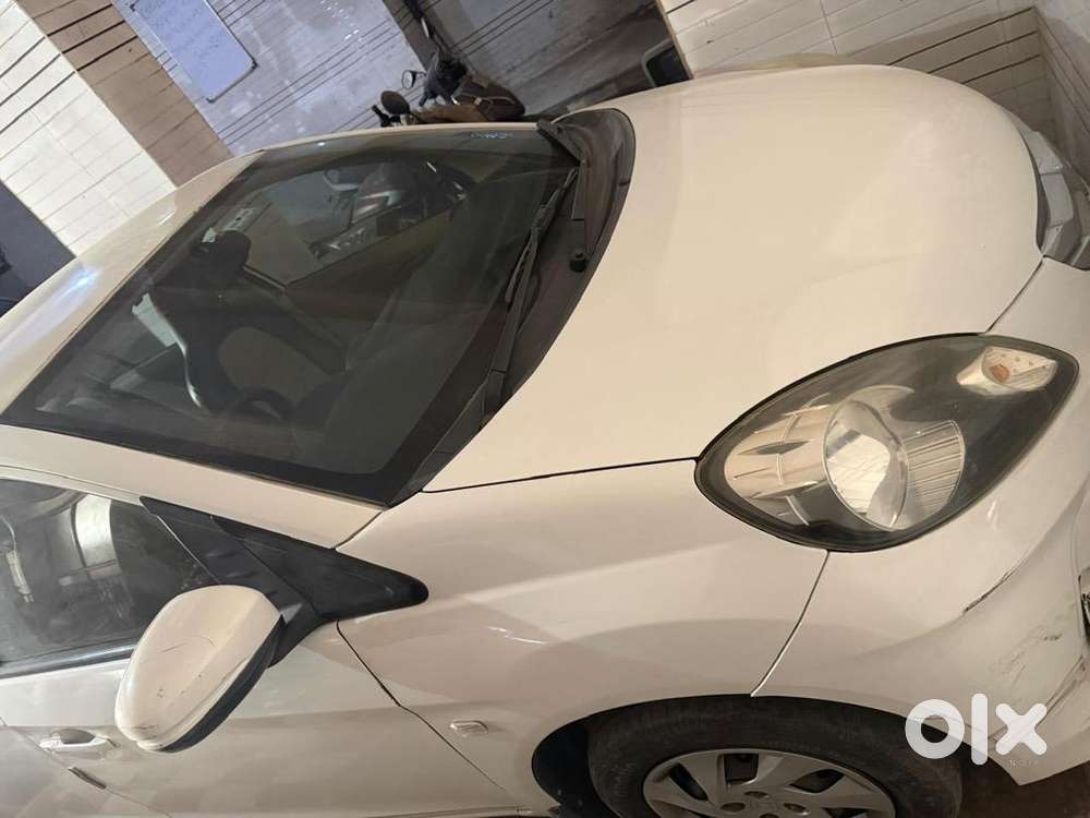 Honda Amaze 2nd Gen 2015 Diesel Well Maintained