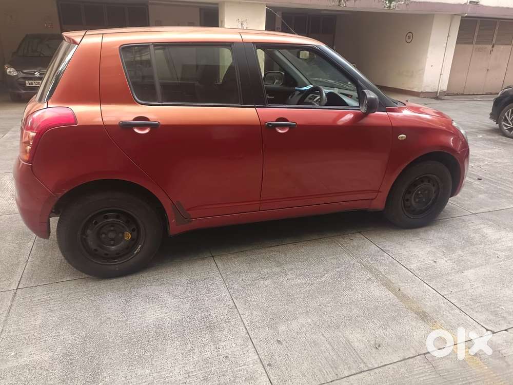 Maruti Suzuki Swift Vxi + Manual, 2011, Petrol