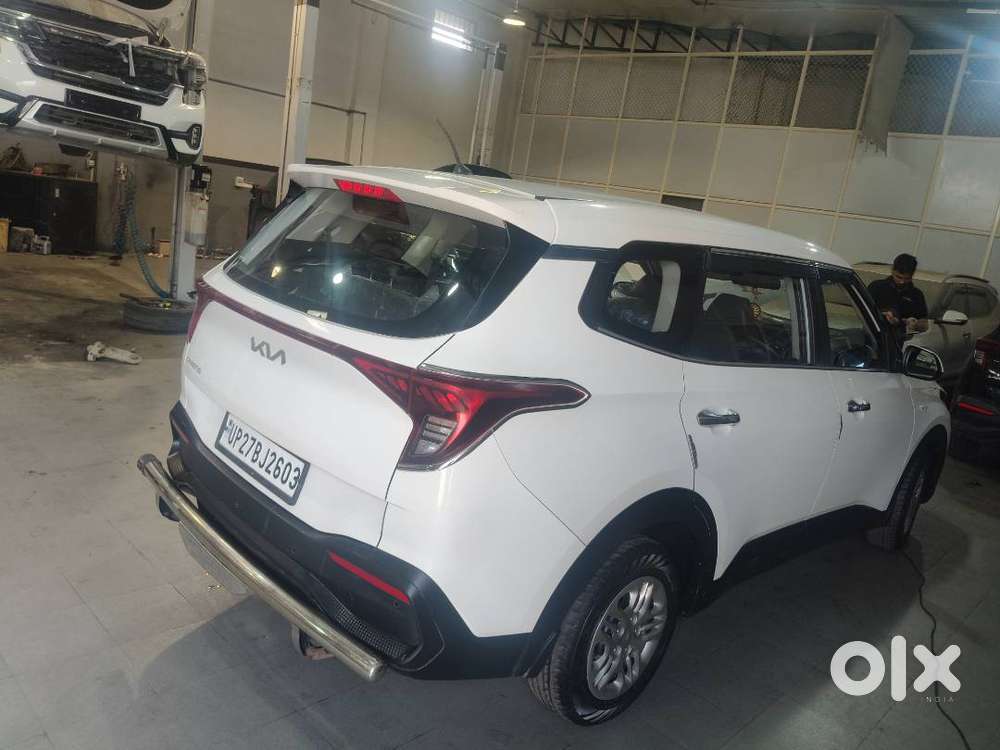 New Brand Condition White Colour Kia Carens