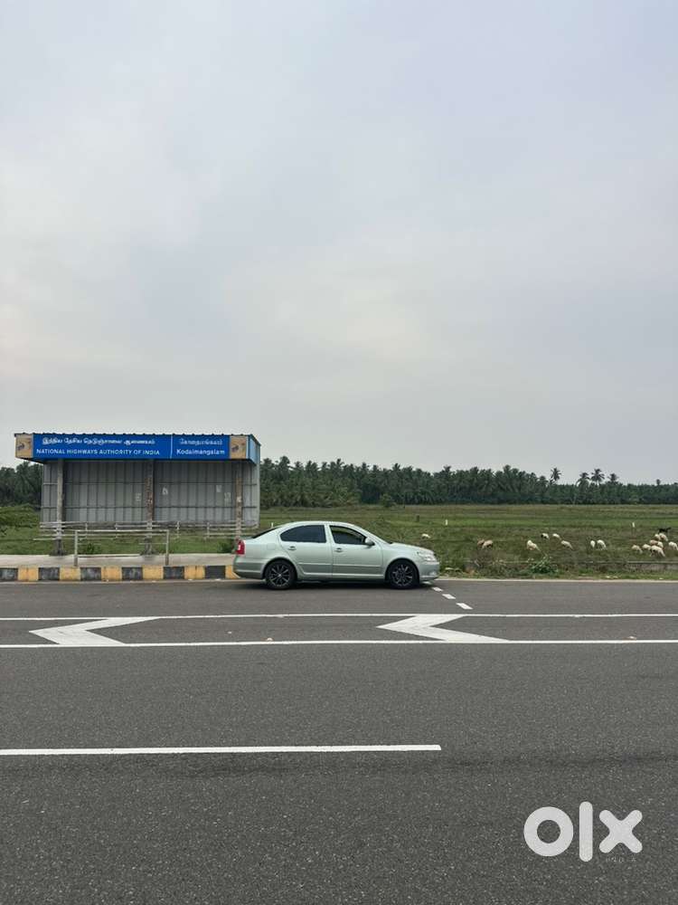 Skoda Laura Petrol Manual 2010 (stock)