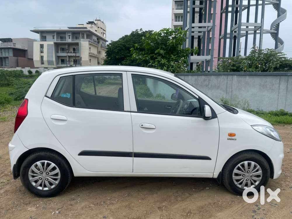 Hyundai I10 Sportz, 2015, Petrol
