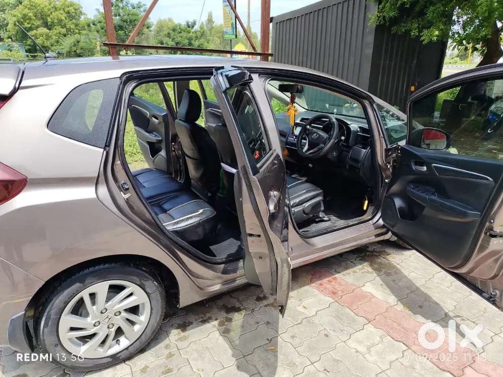 Honda Jazz 2016 Petrol 111000 Km Driven