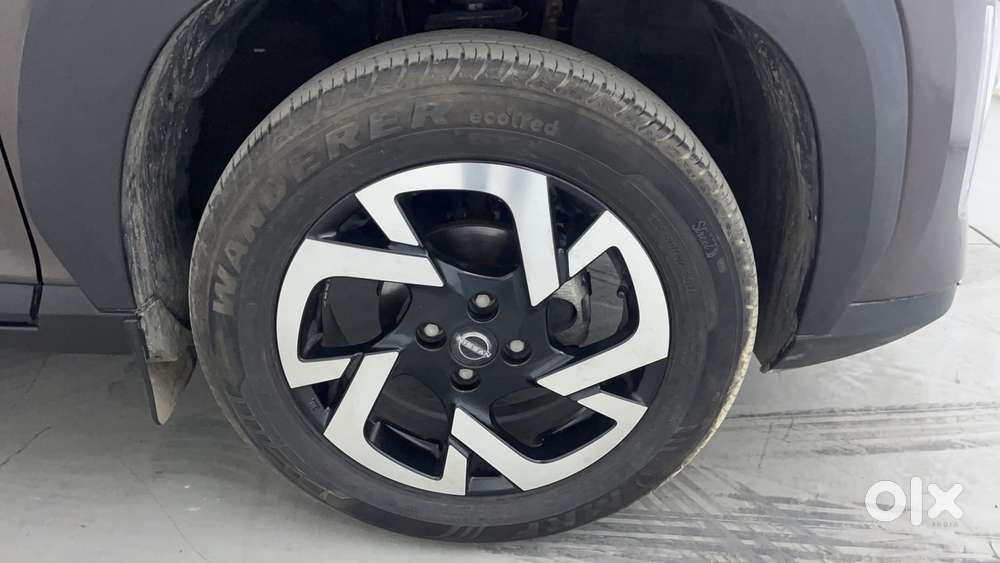 Nissan Magnite 1.0 Xv, 2023, Petrol