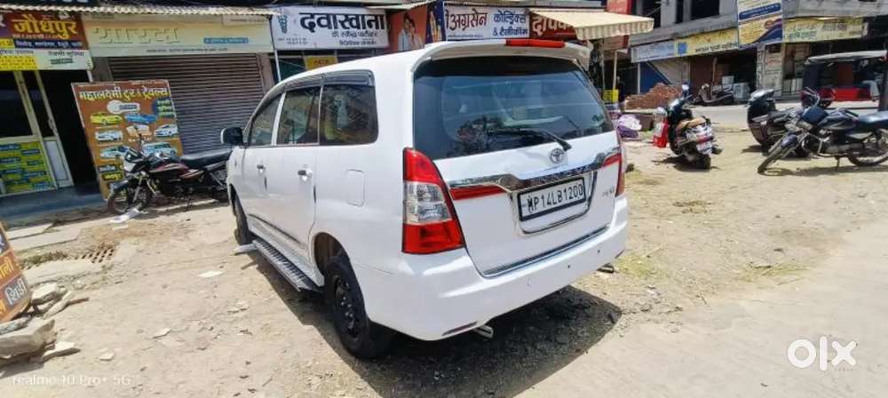 Toyota Innova 2014 Diesel 235000 Km Driven