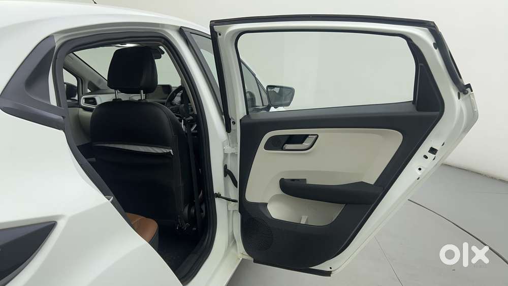 Tata Altroz Xza Petrol, 2024, Petrol