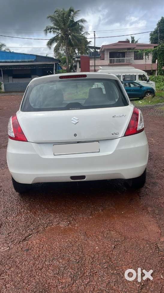 Maruti Suzuki Swift Vxi Optional, 2015, Petrol