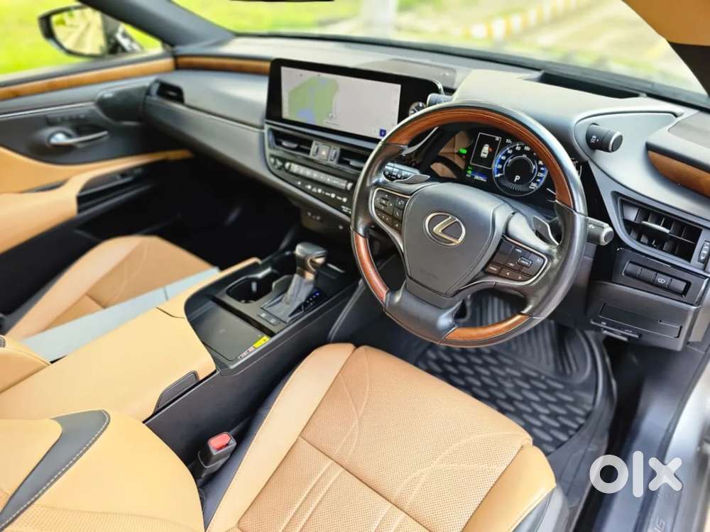 Lexus Es, 2025, Petrol