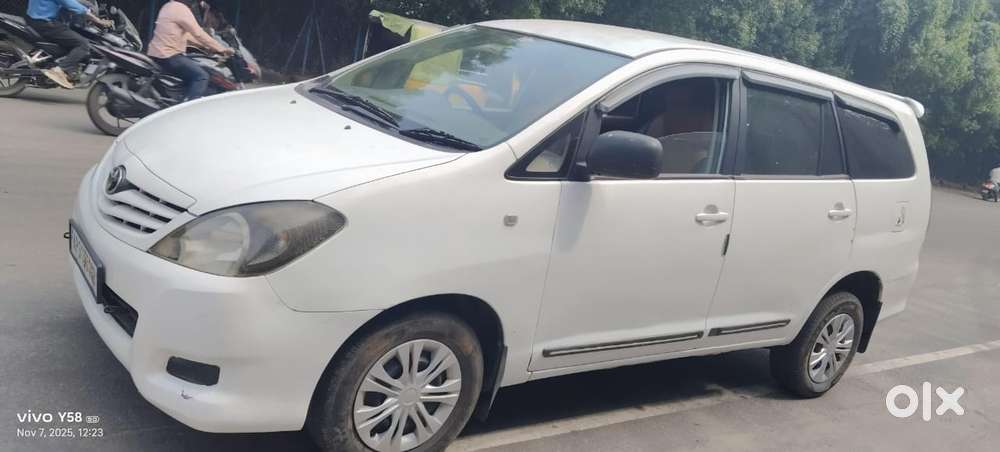 Toyota Innova 2.5 G (diesel) 7 Seater, 2011, Diesel