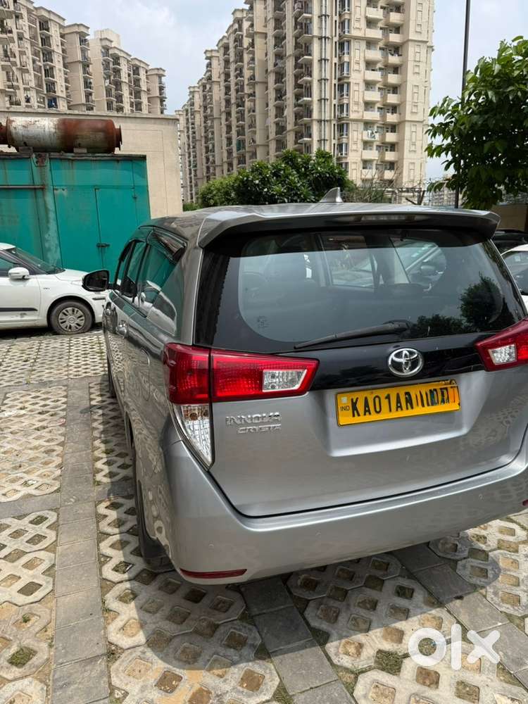 2023 Toyota Innova Crysta