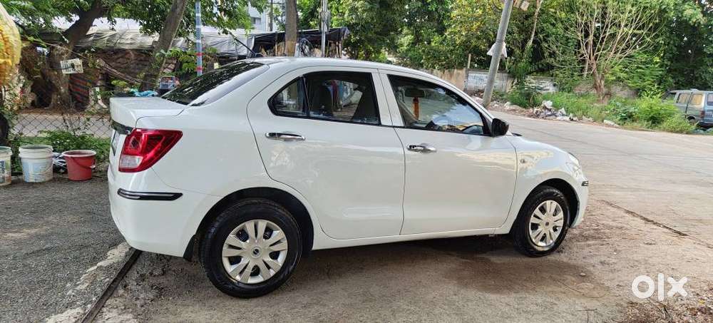 Maruti Suzuki Swift Dzire Lxi Option, 2022, Petrol