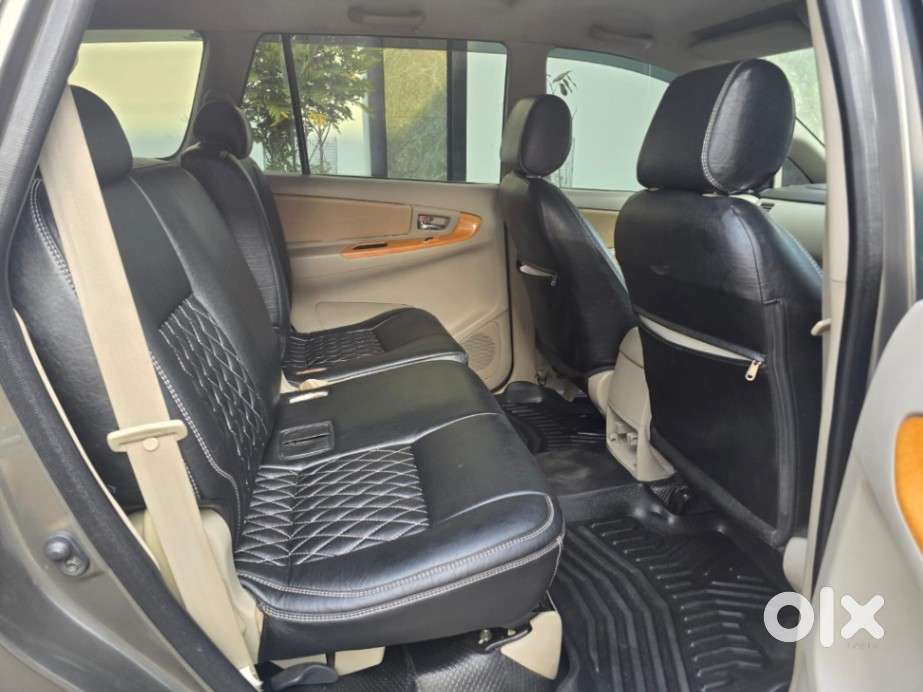 Toyota Innova 2004-2011 2.5 V Diesel 7-seater, 2009, Diesel