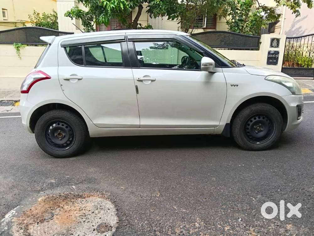 Maruti Suzuki Swift Vxi + Manual, 2017, Petrol