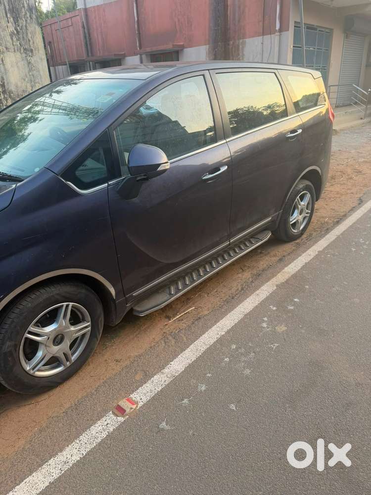 Mahindra Marazzo Diesel 2018