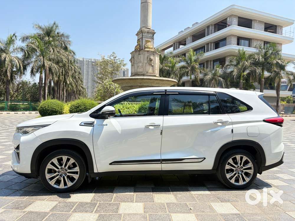 Toyota Innova Hycross 2.0 Zx (o) Hybrid 7 Str, 2023, Petrol