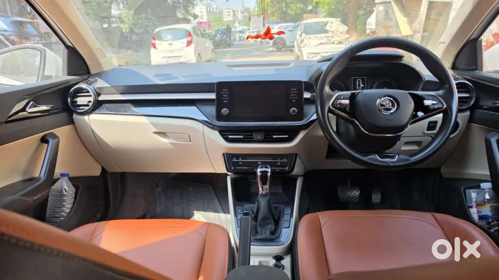 Skoda Slavia Ambition 1.0l Tsi At, 2023, Petrol