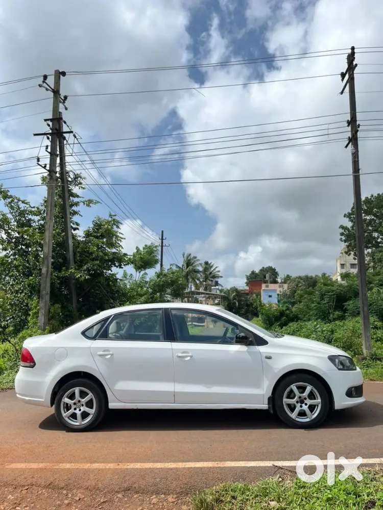 Volkswagen Vento 2013 1.6 Highline Diesel