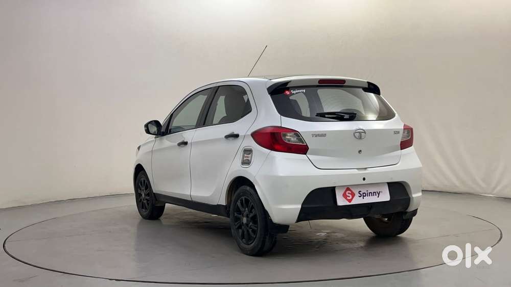 Tata Tiago Xza, 2017, Petrol