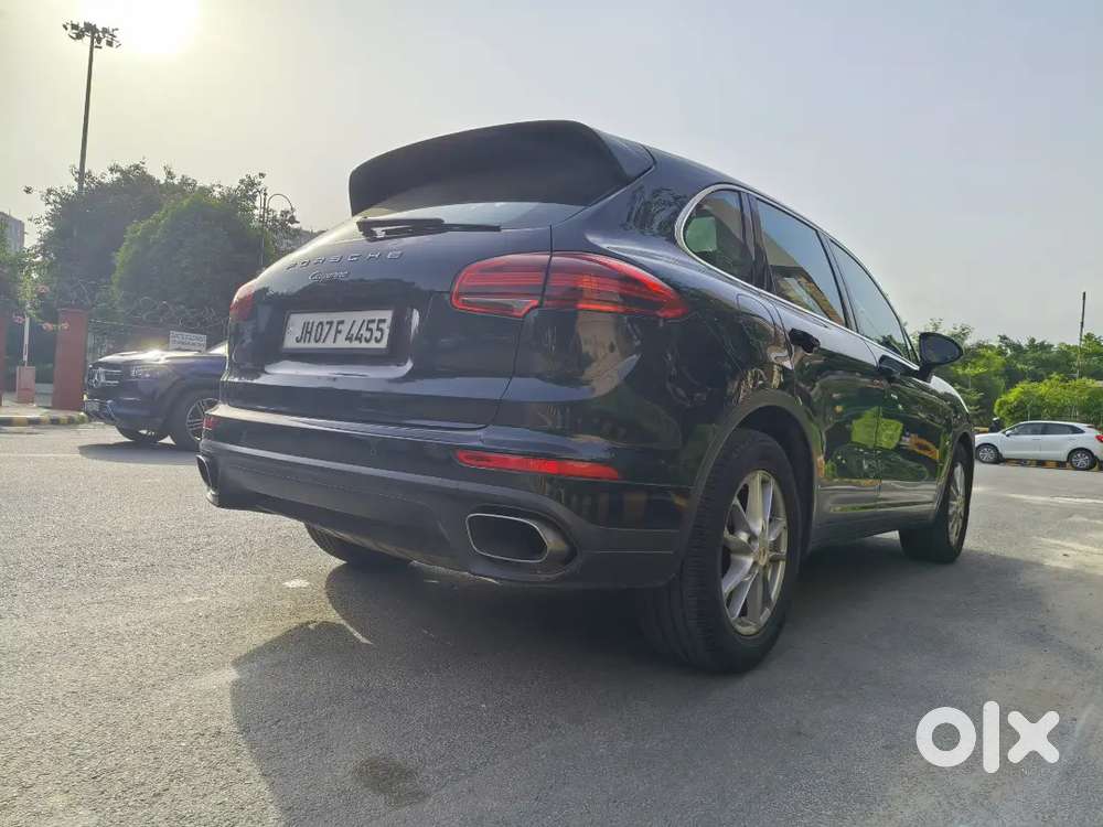 Porsche Cayenne 2015 Diesel 95000 Km Driven
