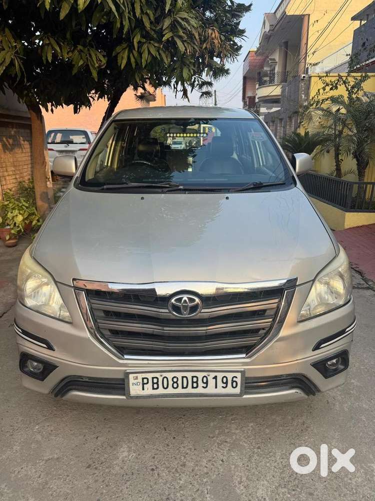 Toyota Innova 2015 Diesel Well Maintained