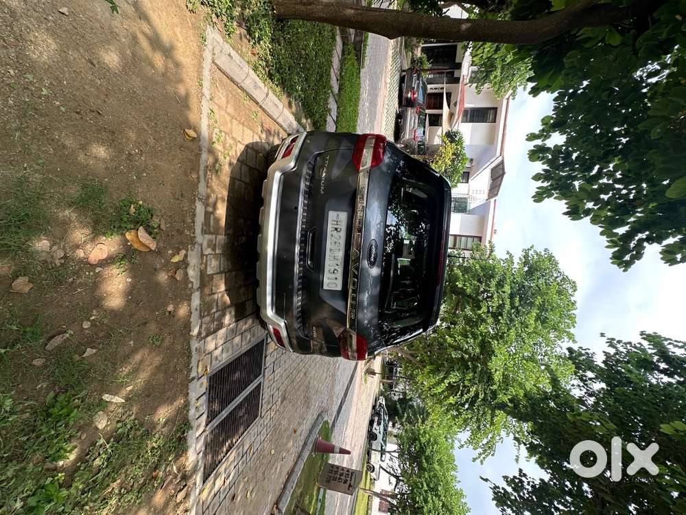 Ford Endeavour 2017 Diesel 97500 Km Driven