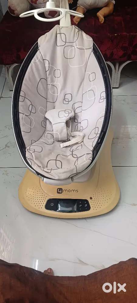 Automatic baby cradle